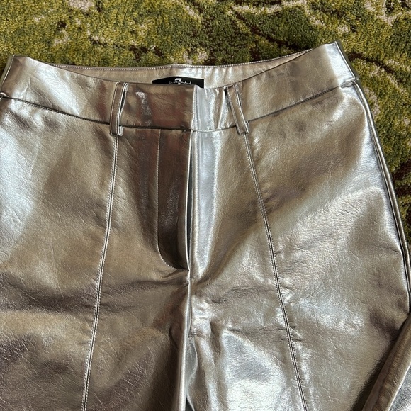NWT  7 For All Mankind Women's Silver Metallic Faux Leather Vegan Pants - Picture 8 of 14